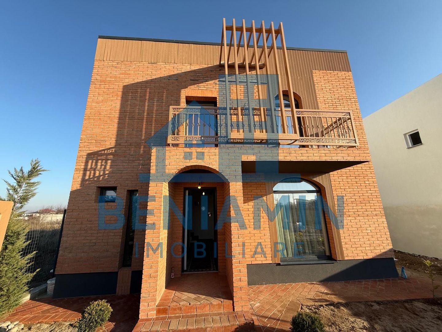 Casa Moderna-Lux-La cheie-Mobilata-Utilata-Model deosebit-Libera - Poză 12