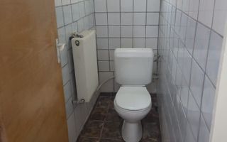 Casa tip vila mansardata, centrala si curte proprie, loc de parcare, 8min metrou - Poză 3