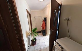 Casa cu personalitate in Calomfirescu – spatiu, liniste si teren gener - Poză 8