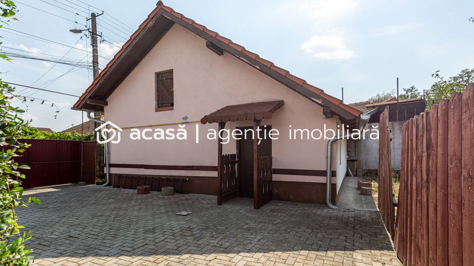 Casă cu 2 camere, renovată, în Bujac - Poză 1