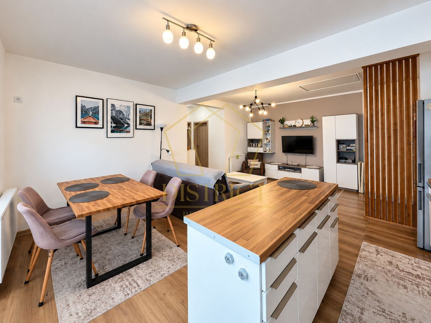 Apartament Superb cu 3 camere mobilat | terasa de 12 mp | Giroc | asfalt. - Poză 1