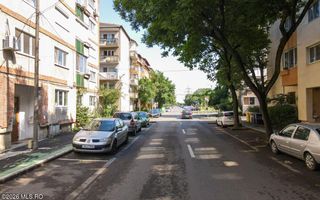 Soarelui - Scoala 30 - 3 Camere, Decomandat, 2 Bai, Etaj 2, Centrala - Poză 19