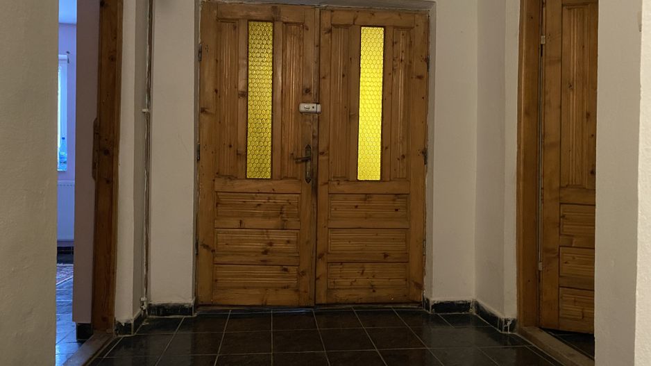 Vanzare apartament -3 camere la casă, etaj 1+pod+cota teren–Târgoviște - Poză 12