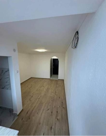 BRASADAS vinde garsoniera pe Ostrovului la etajul 4/4. - Poză 2