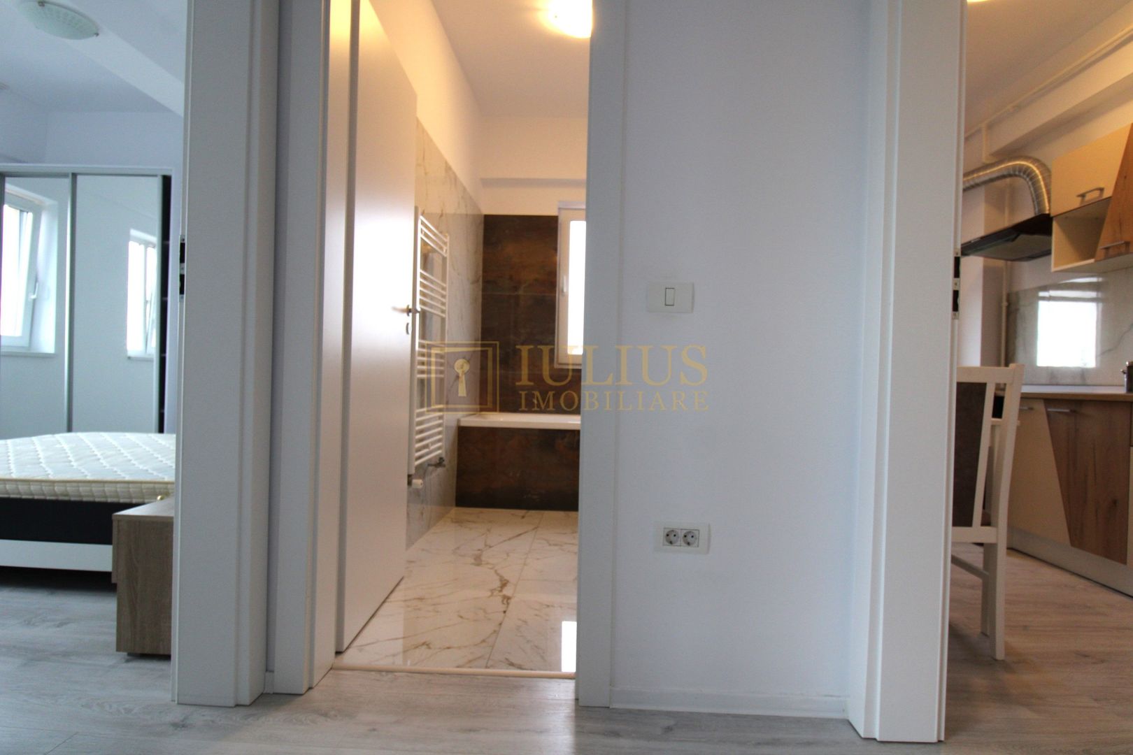 Lift, balcon, aer conditionat, centrala proprie-Freidorf - Poză 10