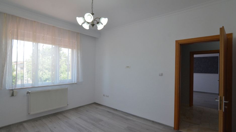 Inchiriem Vila individuala 6 camere cu panouri solare zona Pipera - Poză 16