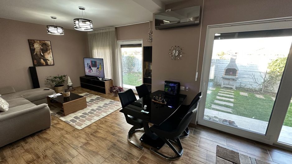 Duplex despărțit prin carpot - Poză 7