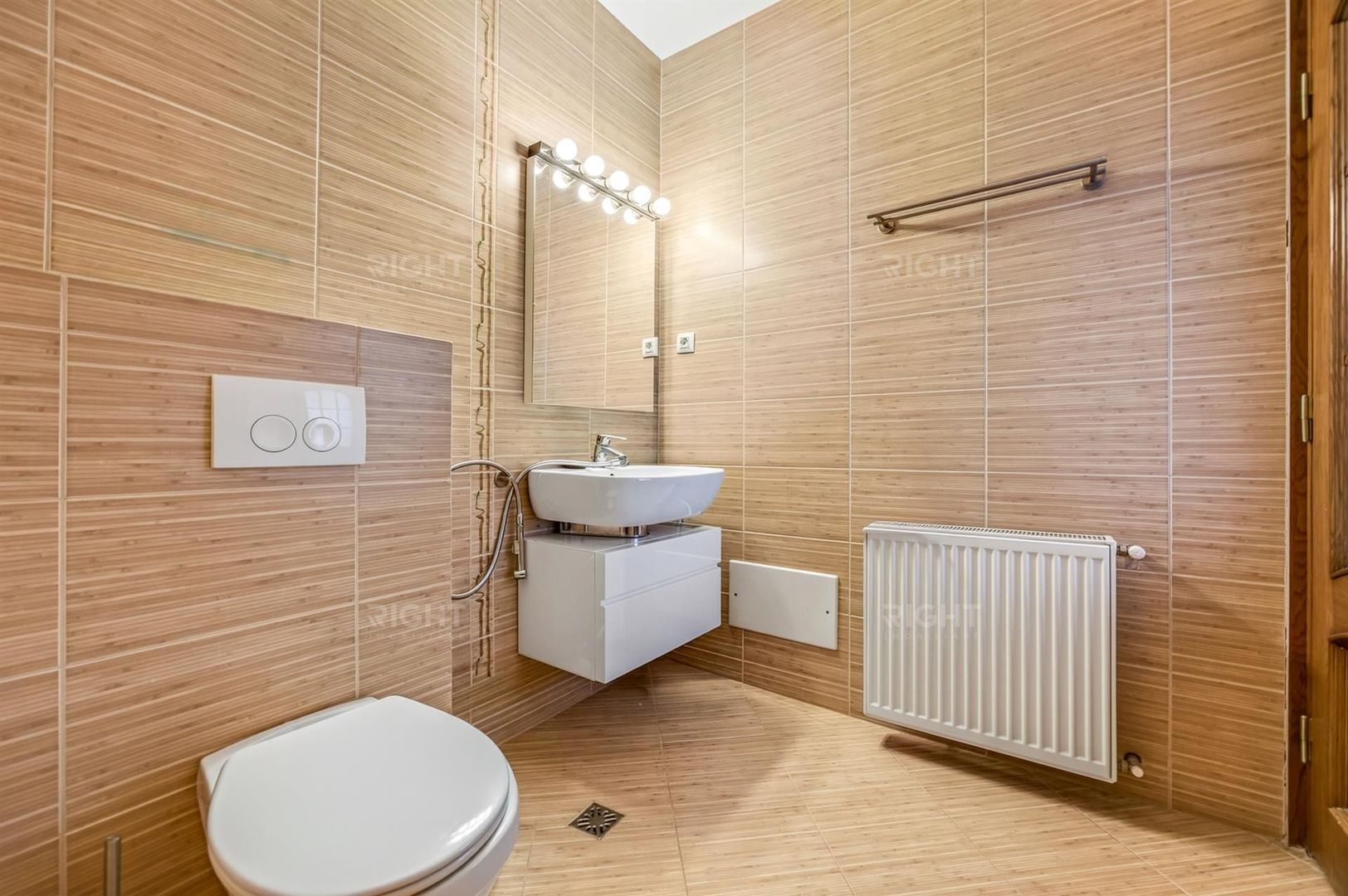 Casa pe 3 niveluri | Terasa cu priveliste | 3 parcari | Pozitie centrala - Poză 27