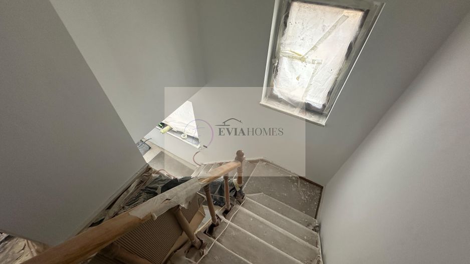 4 camere/ 2 bai / parcare in curte / zona strazii Bucuresti / 2350E mp - Poză 6