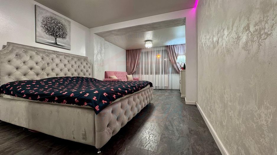 De vanzare apartament 3 camere Parter Mazepa 1 - Poză 2