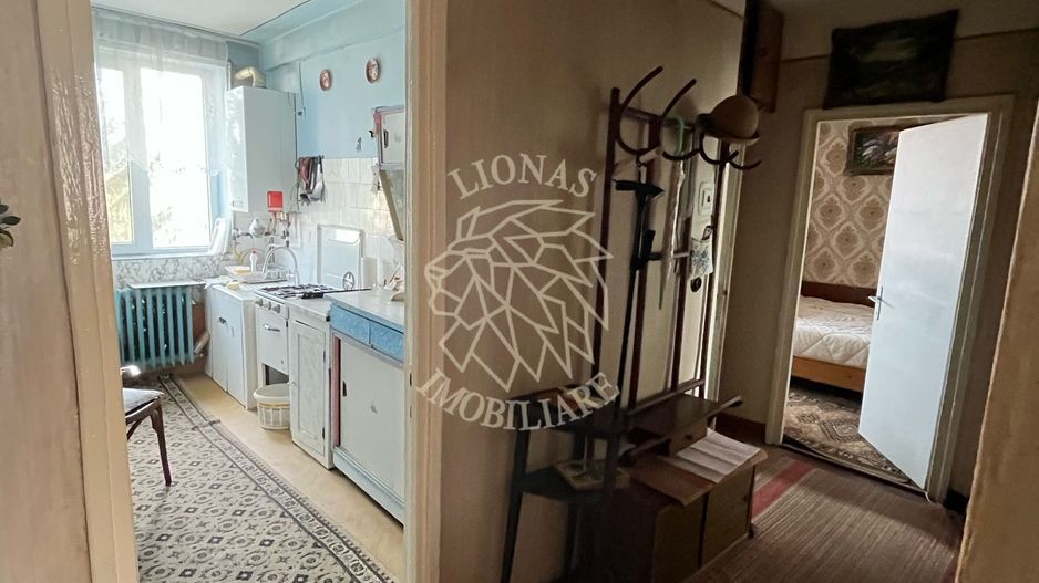 Apartament decomandat 4 camere 85 mp+balcon-etaj 3-Zona Independentei - Poză 4