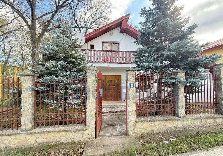 Casă de vânzare în zona Bucium – Bârnova, zonă centrală, Iași - Poză 1