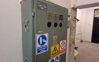 Spatiu comercial vitrina de 20 M - Metrou Eroii Revolutiei S143 - Poză 17