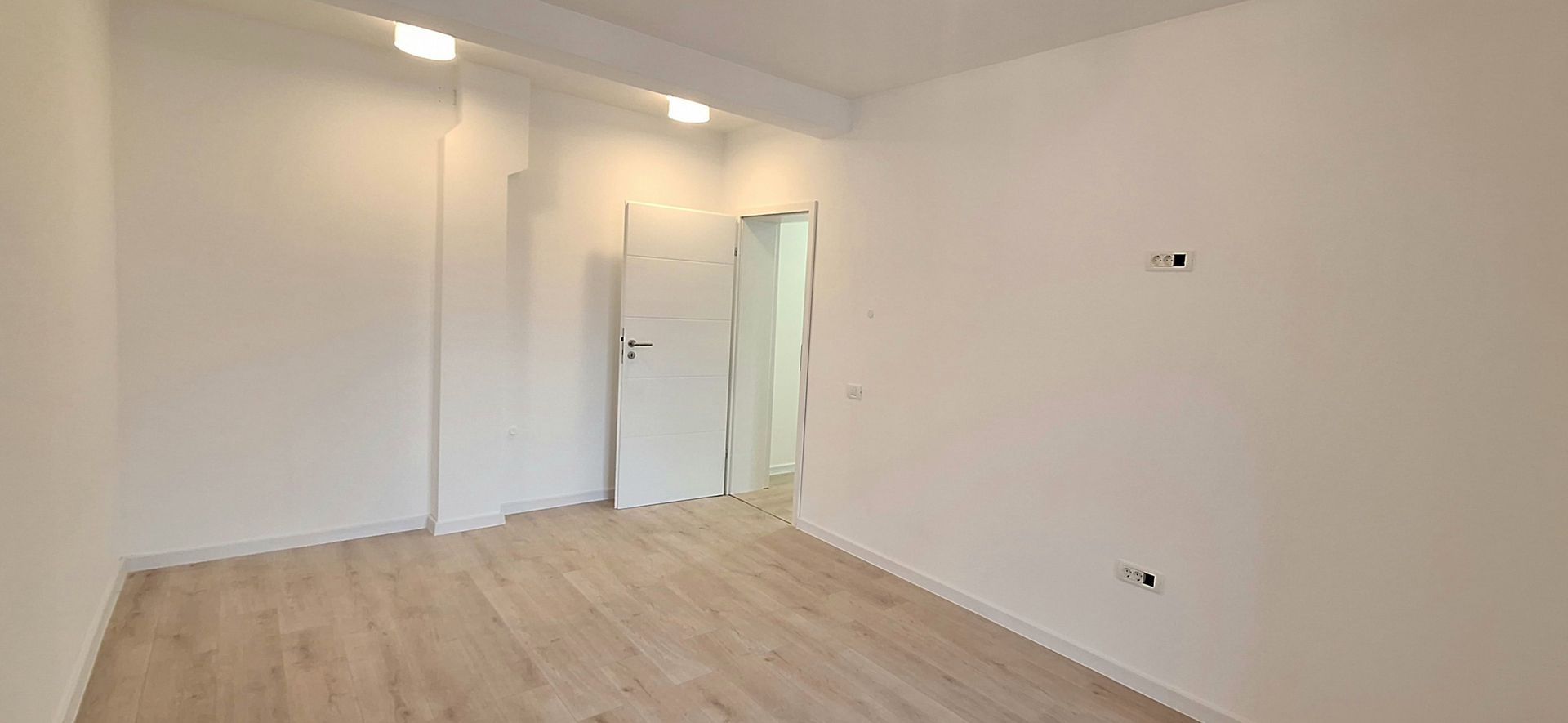 Apartament cu 3 camere si loc de parcare - Kaufland - Poză 14