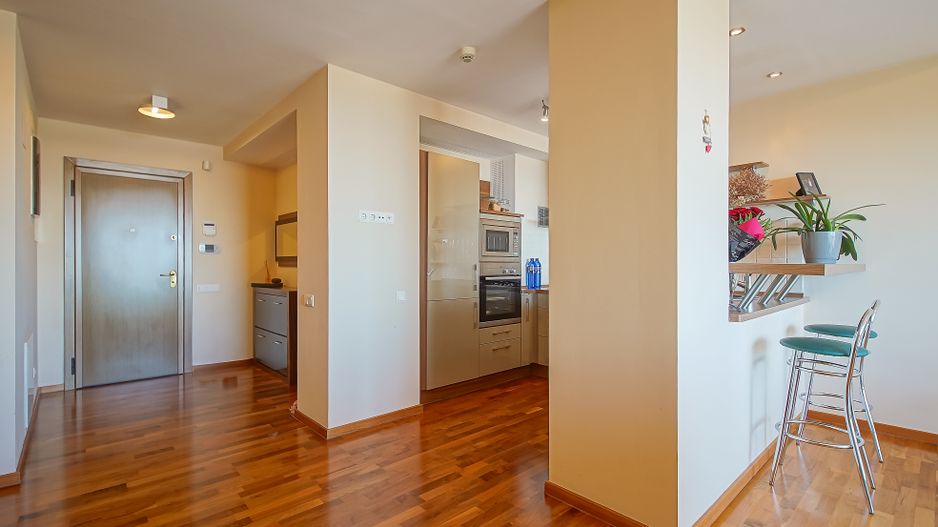 2 CAMERE 81 MP | DOUA BAI, TERASA SI BOXA | BELLEVUE DRUMUL POIENII - Poză 12