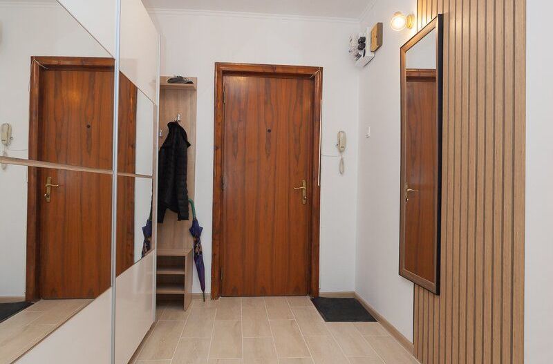 AP. 2 CAMERE- RAHOVA, BUCATARIE INCHISA, MOBILAT/ UTILAT MODERN - Poză 8