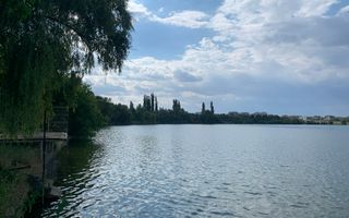 Teren 5963 mp deschidere lac Grivita 42 m cu deschidere la strazi 77 m - Poză 3