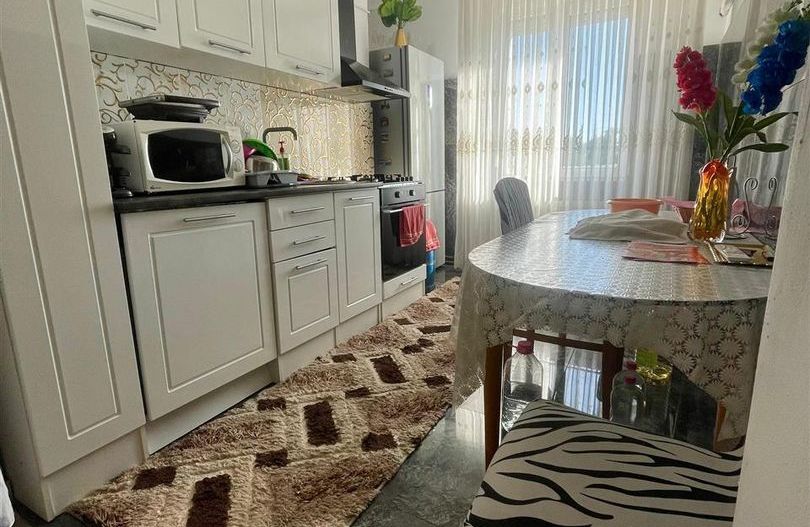 Apartament 3 camere renovat la 30 de Km de Oradea - Poză 4