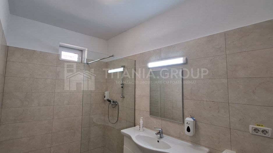 Apartament cu 3 camere, curte si loc de parcare Str. Lunga - Poză 8