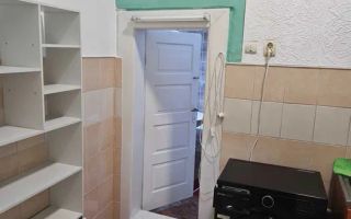 Dau în chirie apartament cu o cameră zona cetății(central) - Poză 3