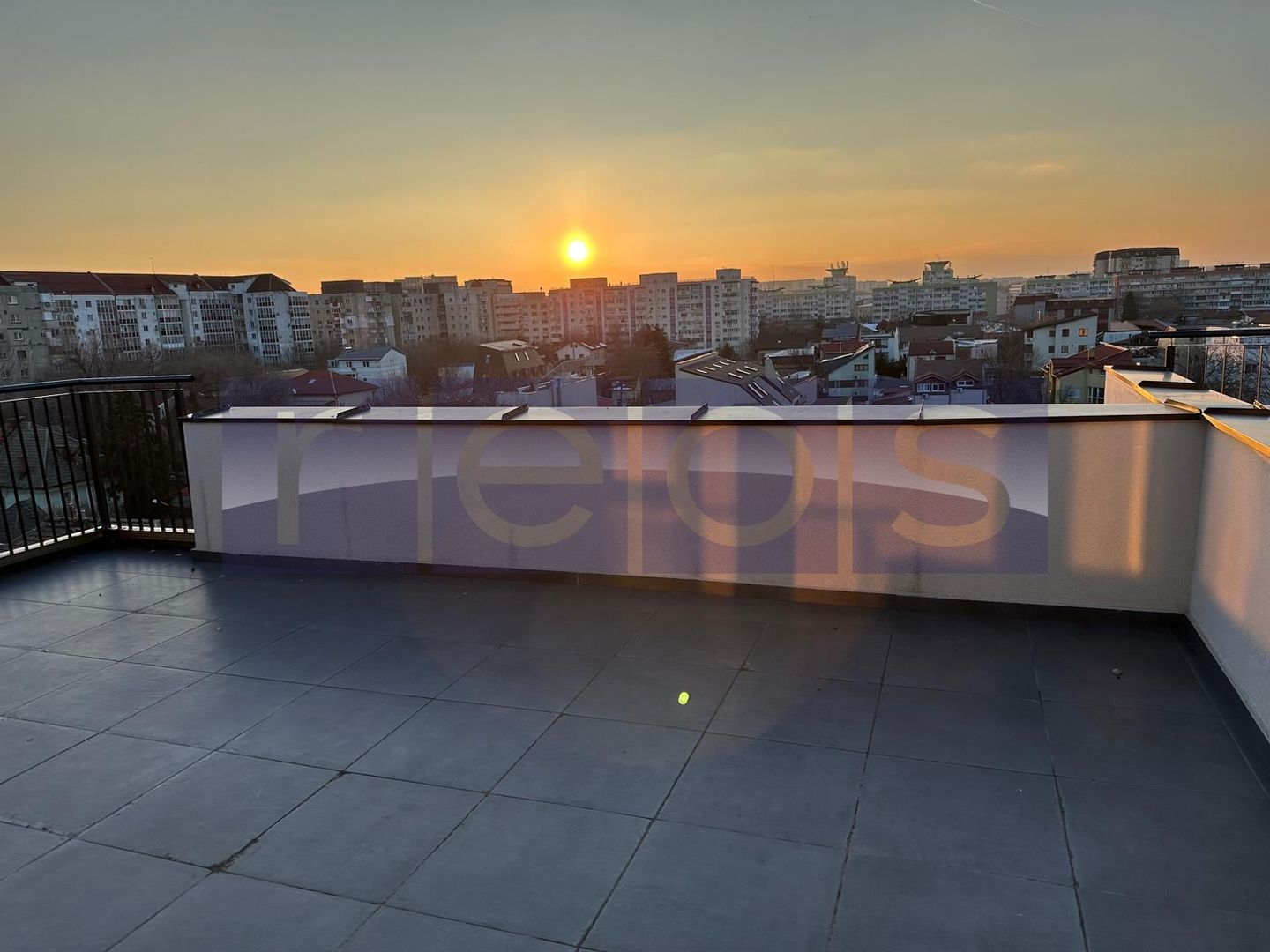 VANZARE PENTHOUSE 2 CAMERE | DECOMANDAT | ZONA TIMPURI NOI - Poză 1
