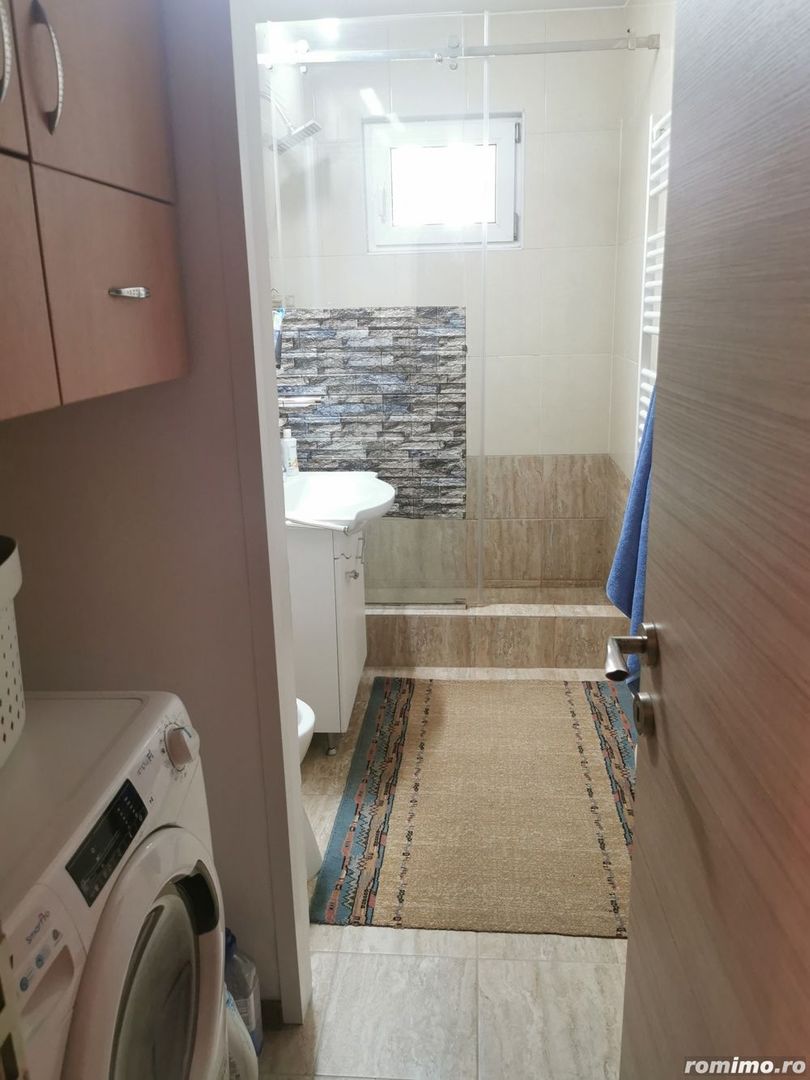Proprietar , vand apartament , 4 camere cu centrala termica , boxa si loc parcare adp - Poză 7