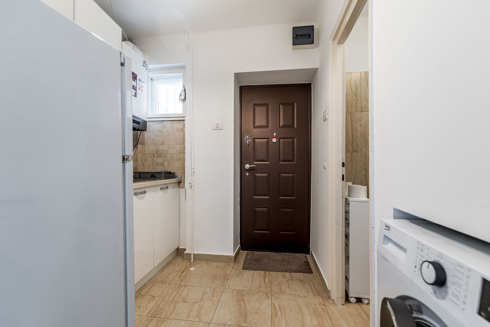 Câștigi o oră pe zi! Apartament cu 2 camere ultracentral, etaj 2 - Poză 3