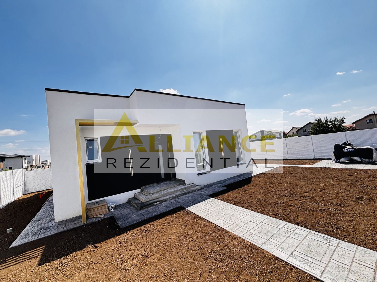 CASĂ MODERNĂ DE VÂNZARE – 4 CAMERE, TEREN 360 MP - Poză 3