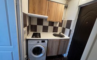 Garsonieră de închiriat în zona Podu Roș, la 10 minute de Palas Centru - Poză 3