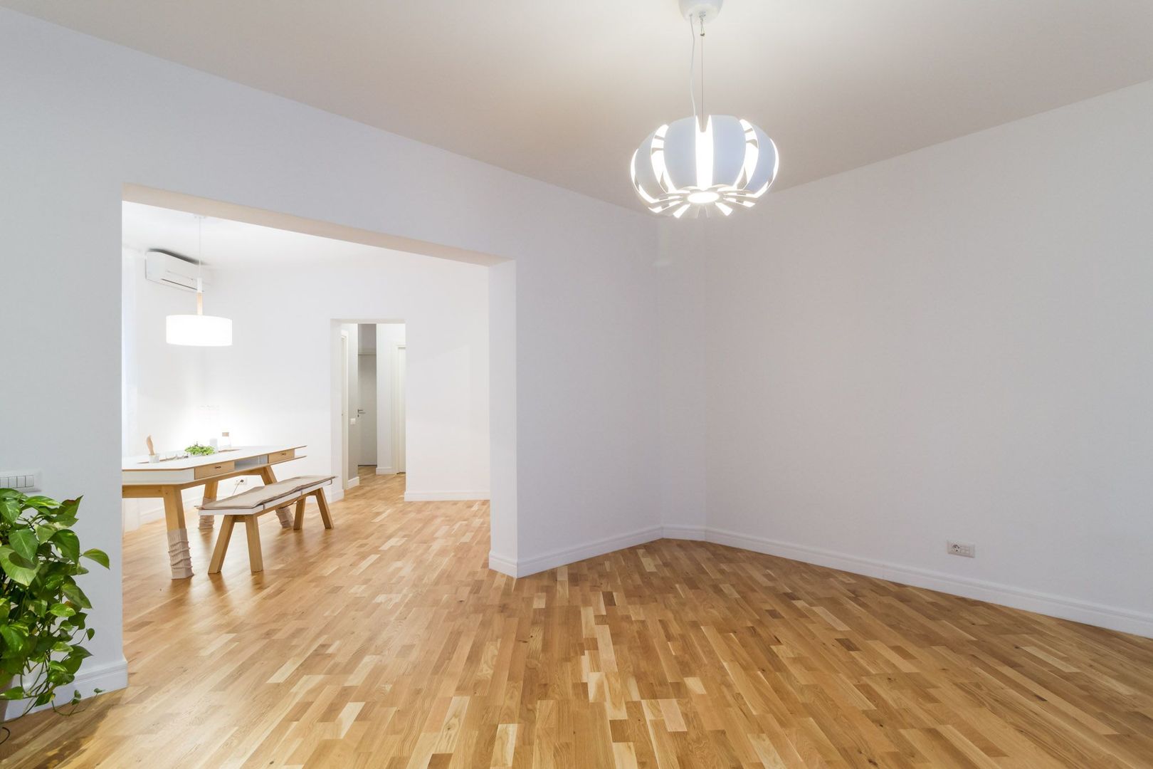 COMISION 0% - Apartament 4 camere renovat modern, in vila complet reamenajata - Poză 2