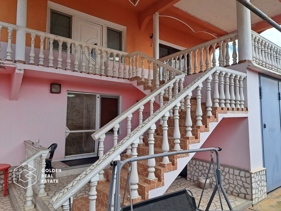 Casa mare cu 2 spatii comerciale, in Faget - Poză 18