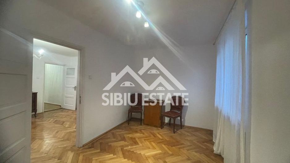 Apartament de vanzare cu 3 camere, balcon, etaj 1 -Zona Calea Dumbravii - Poză 13