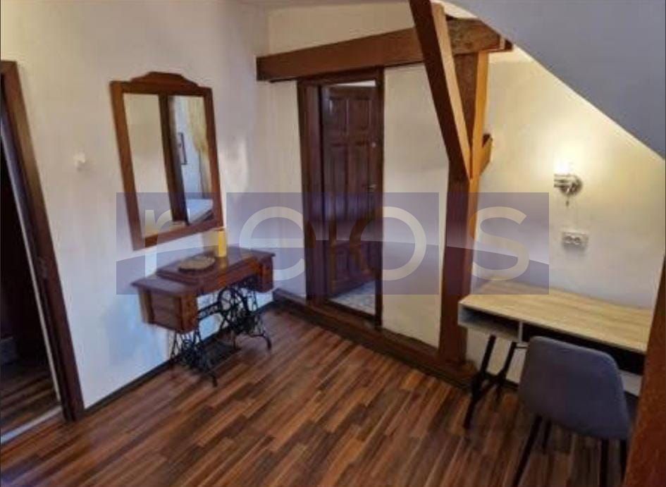 VANZARE  2  APARTAMENTE INDEPENDENTE  INTR-O VILA RENOVATA -144 mp - UNIRII - Poză 11