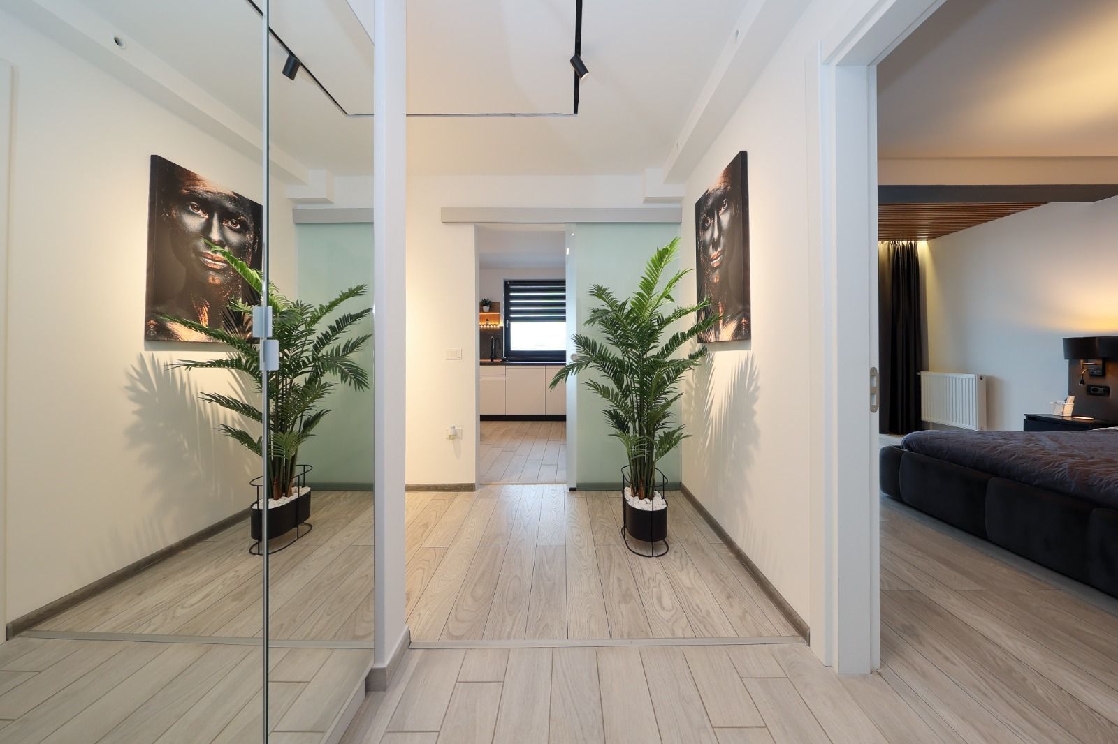 Apartament 2 camere,80 mp utili+parcare subterana-Coresi - Poză 2