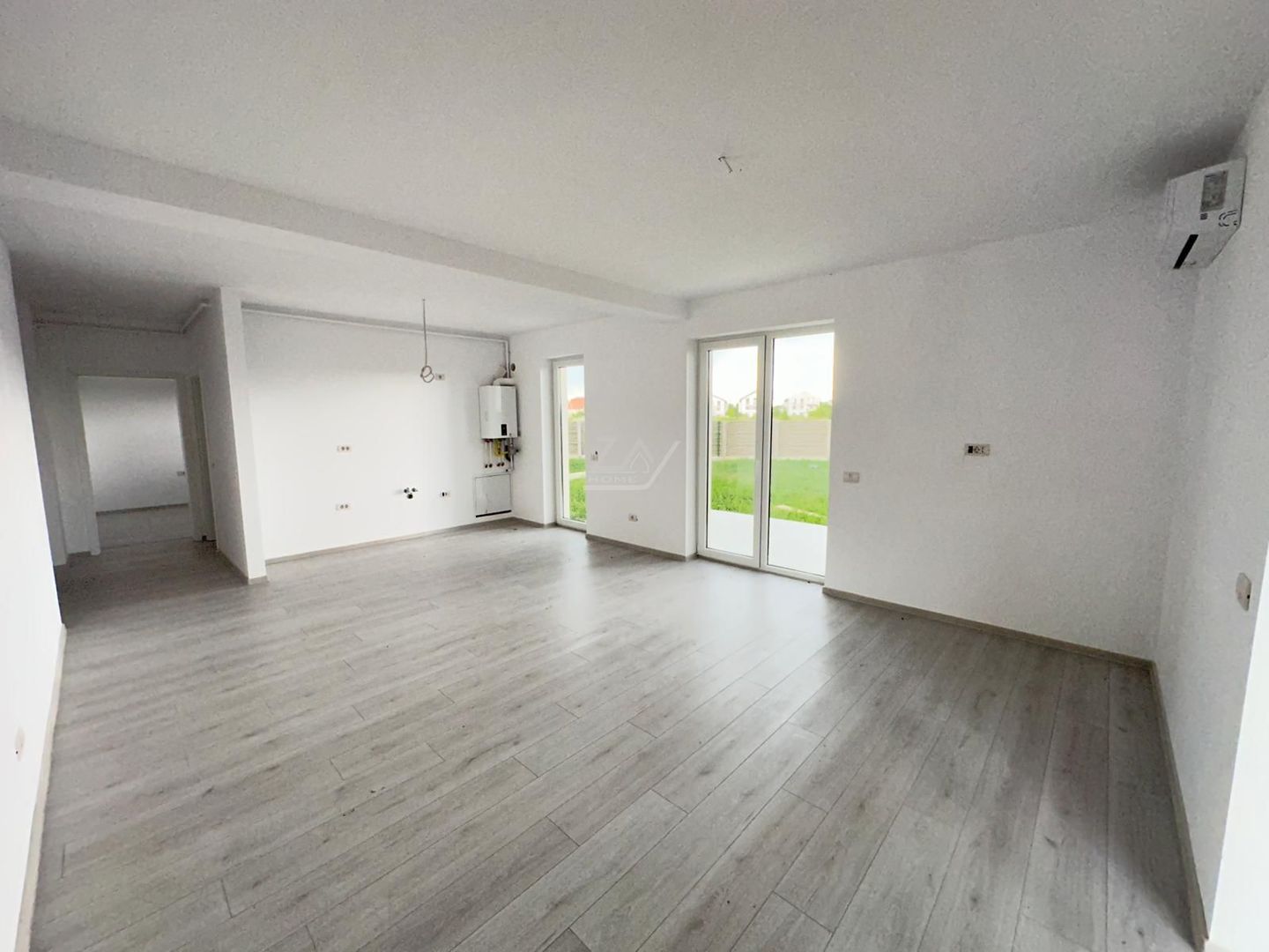 Bloc nou cu finisaje superioare. Etaj intermediar. Loc de parcare - Poză 2