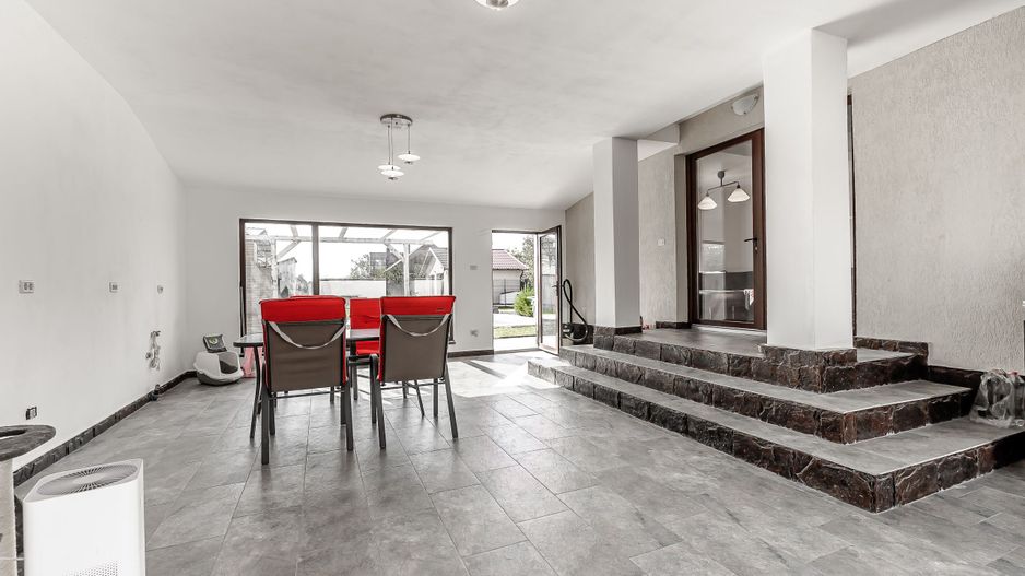 Vilă nouă independentă energetic și 1117 mp teren - Poză 14