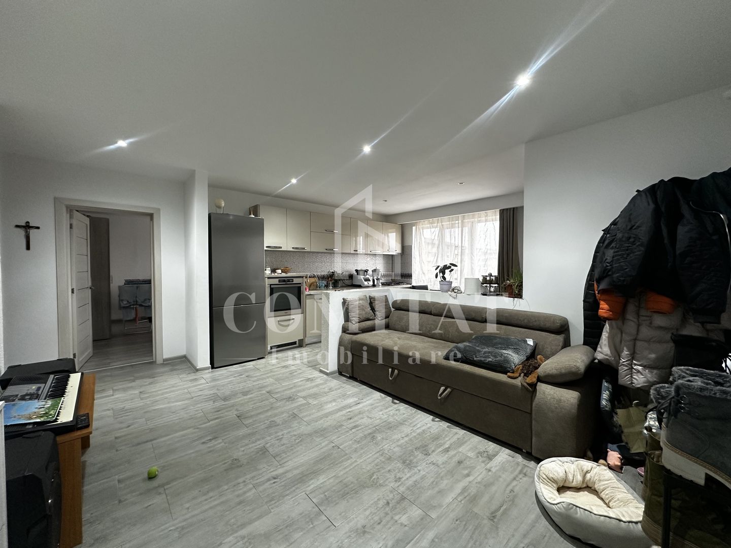 Apartament la etaj intermediar | Parcare subterană | Zona Str Cetatii - Poză 1