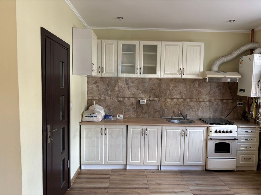 Casa 3 dormitoare curte de 300 mp utili garaj deschis Calea Surii Mici - Poză 3