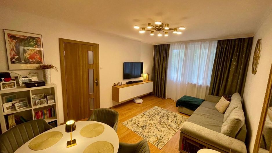 Apartament 3 camere Rogerius Etaj 2 - Poză 2