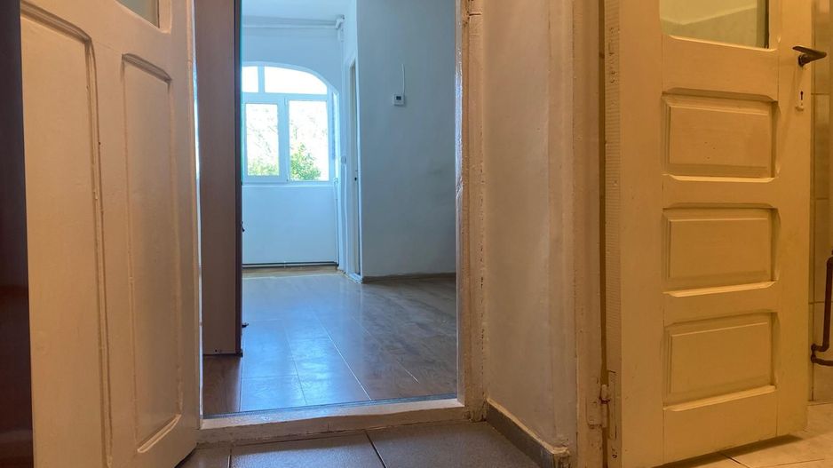 Super pret! Vanzare garsoniera nemobilata in Targoviste - Poză 5