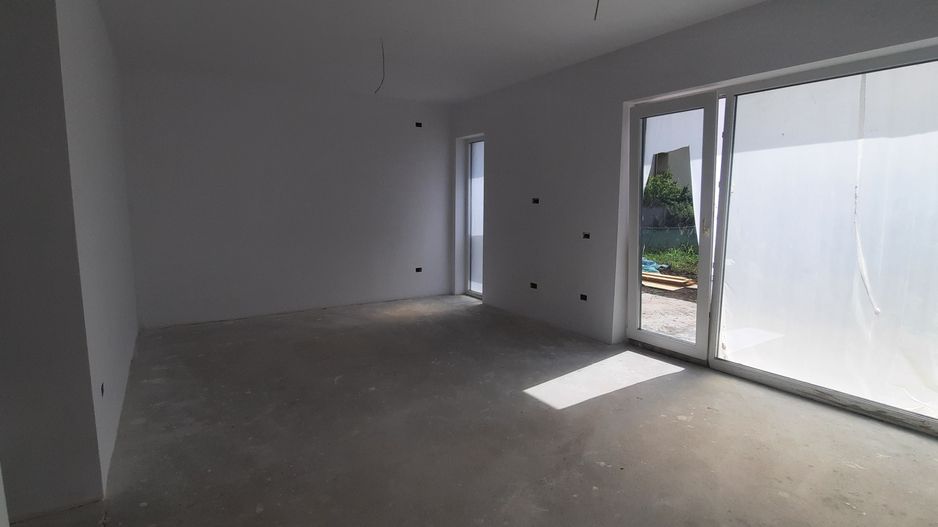 Duplex parter cu 4 camere - zona CORA - Poză 7