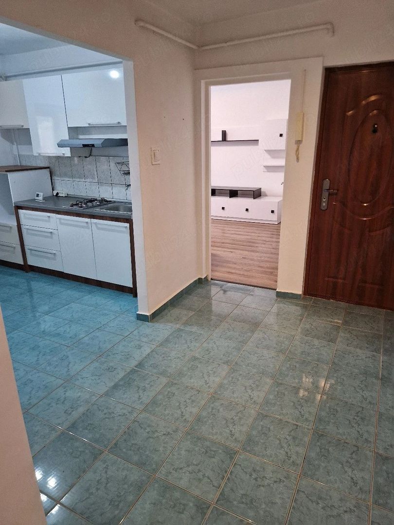 Apartament 2 camere decomandat -spatios ,balcon inchis, zona Sarelui - Poză 10
