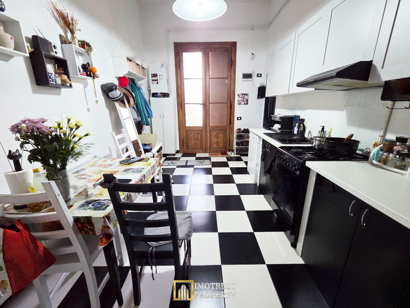 Apartament de vânzare cu tavane înalte, Arad, centru - Poză 7