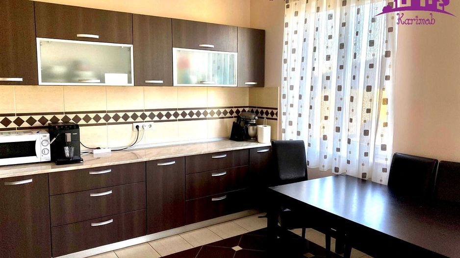 Casa lux in localitatea Sânmartin - Poză 4