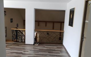 Persoană fizică vănd casă cu etaj strada.Moara de Vănt - Poză 8