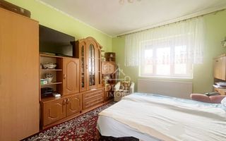 Casă cu 2 locuințe, teren intravilan 7062 mp Cetariu, Bihor - Poză 18