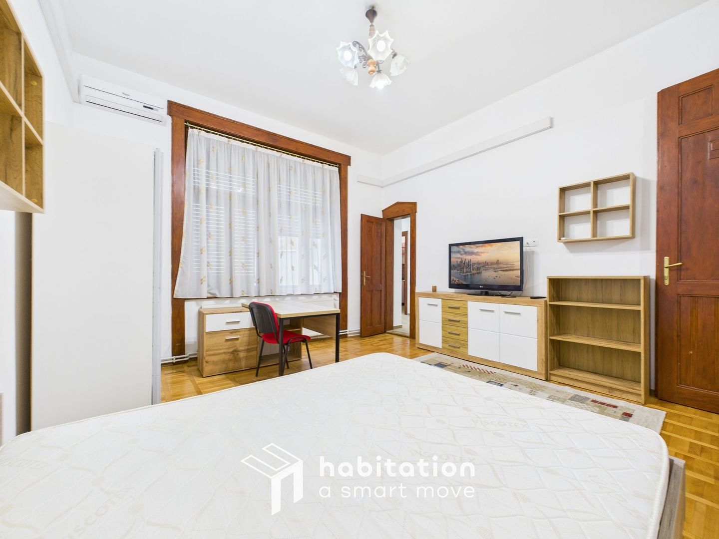 Piața Victoriei - Apartament primitor cu farmec istoric - tur virtual - Poză 10