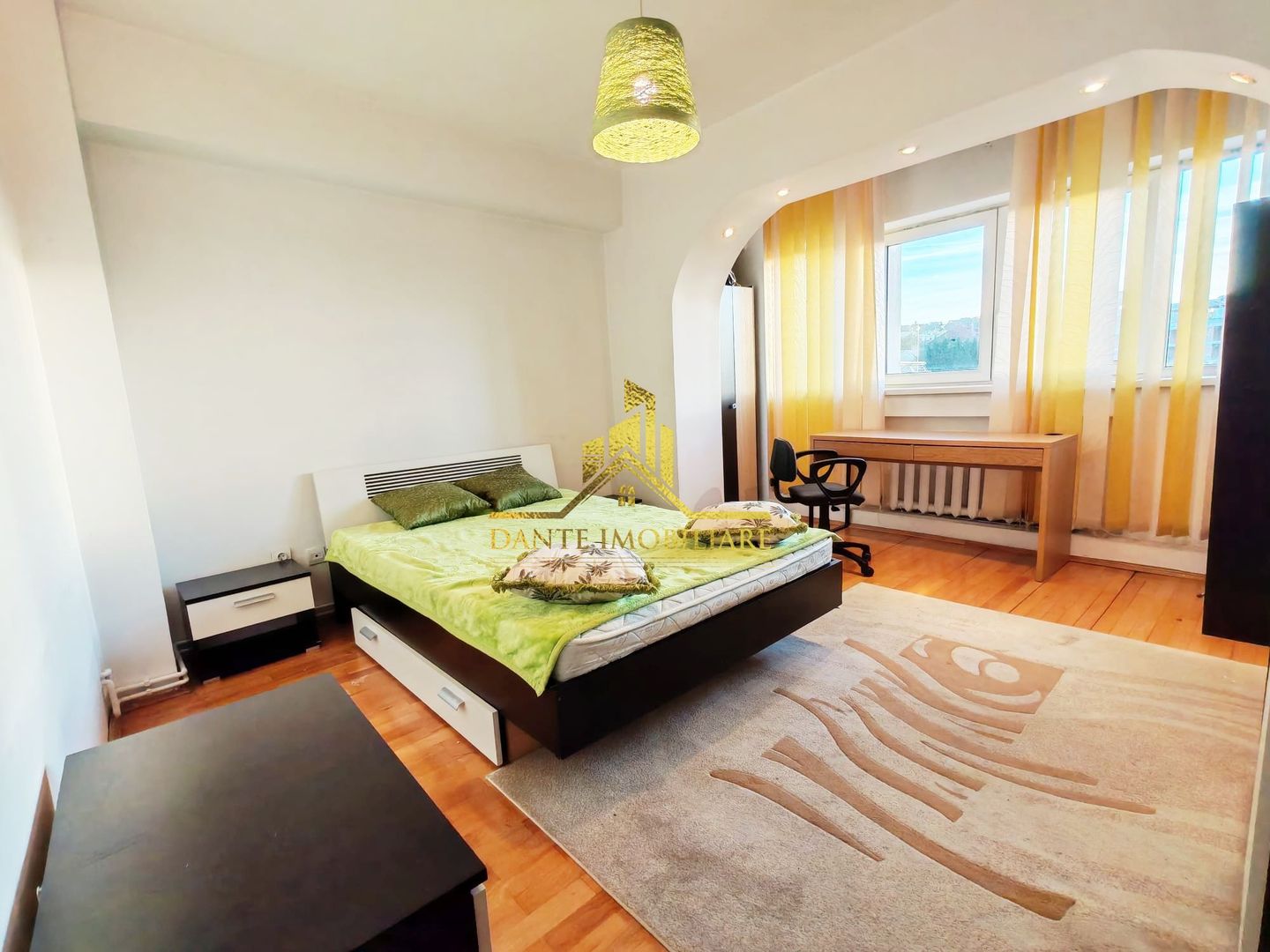 3 camere, decomandat, modern, balcon, zona Centrala, Pta Cipariu - Poză 1