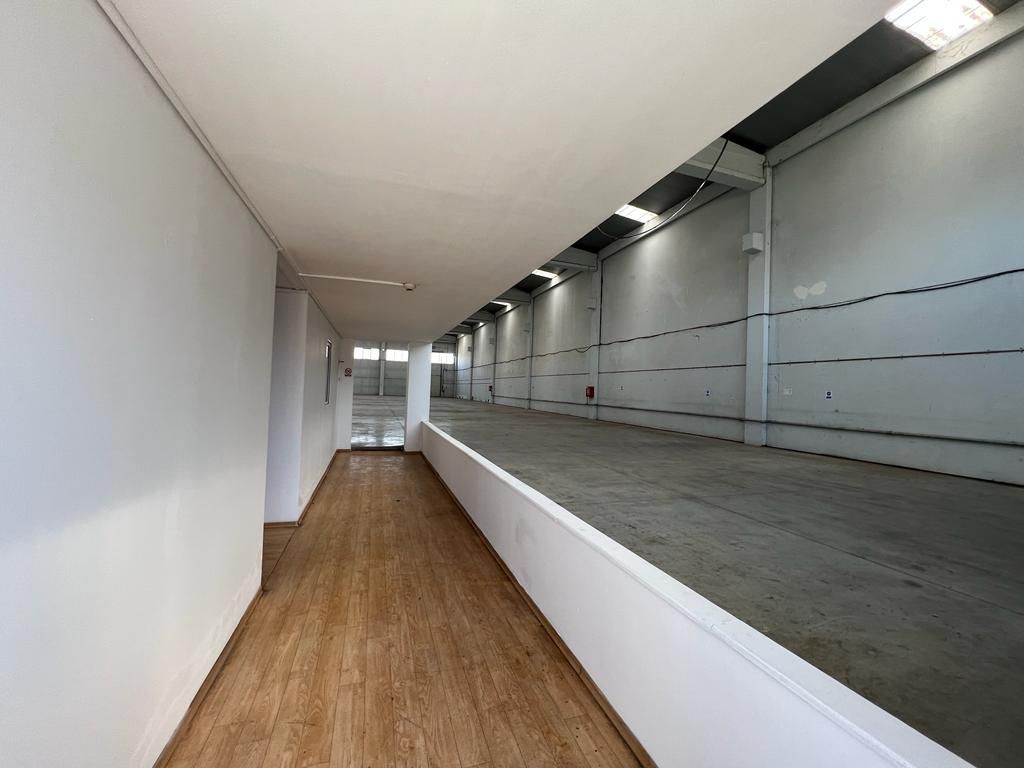 Hala de vanzare in Calea Sagului - platforma Incontro - Poză 12