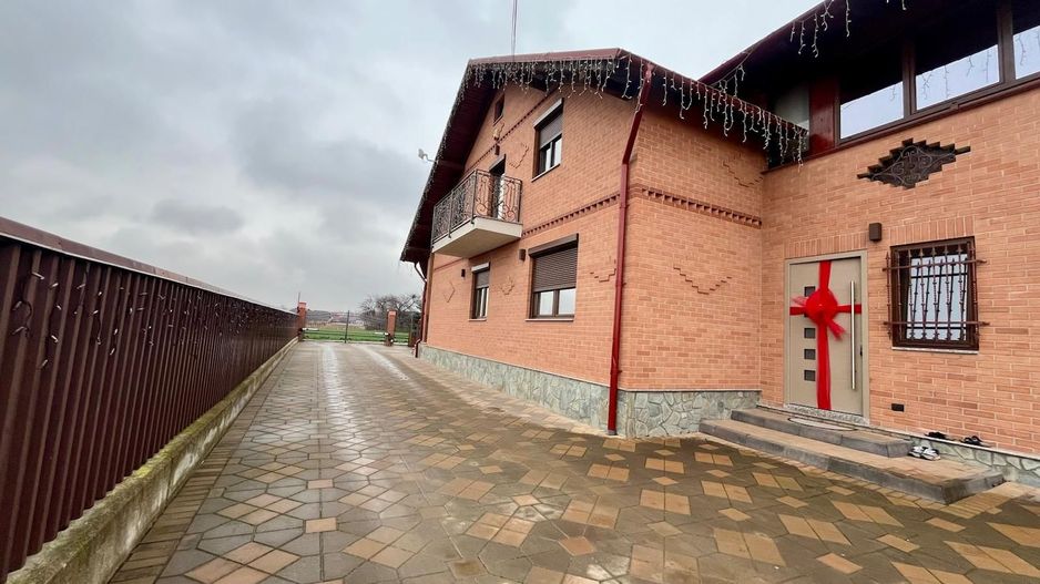 CASA COMPLET UTILATA SI MOBILATA MODERN CU GRADINA | 1100 MP |MARGINEA - Poză 43